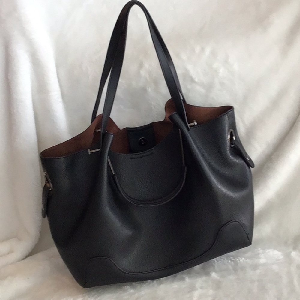 Large vegan leather stylish & modern/look Sondra Robert’s Squared black handbag